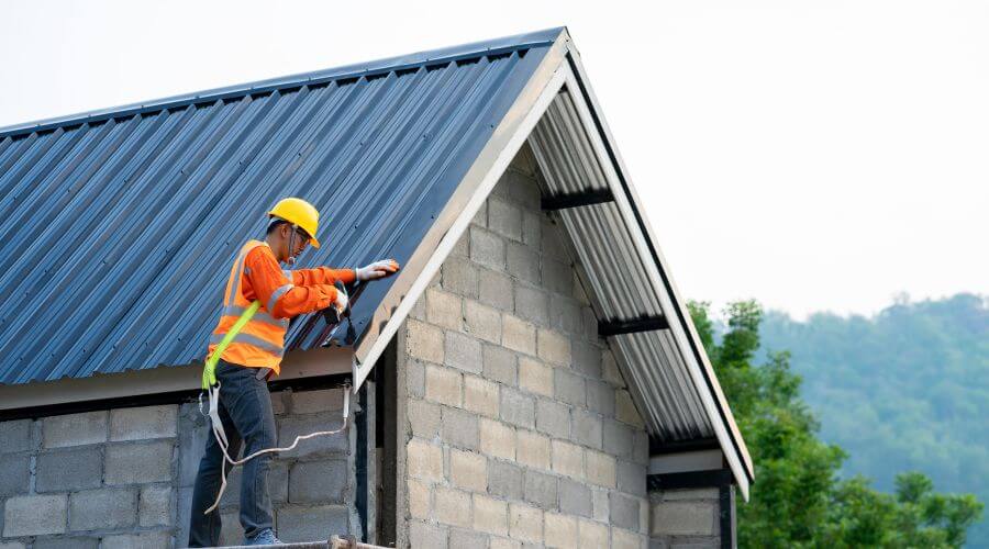 Professional gutter cleaning in Coffey, MO